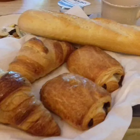 L'avelan D'hôte Alojamento de Acomodação e Pequeno-almoço La Trinité