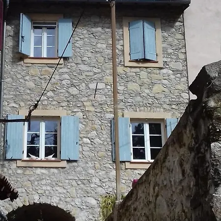 Alojamento de Acomodação e Pequeno-almoço L'avelan D'hôte